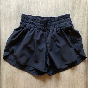 lululemon Tracker short (lined)